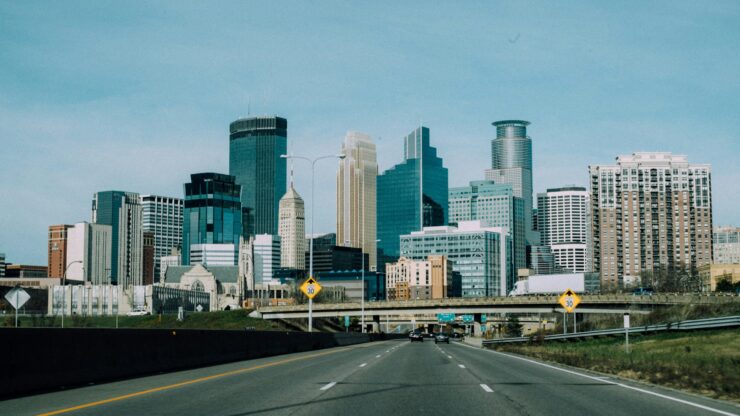 mandat za holowanie na autostradzie